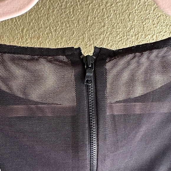 Alice + Olivia Black and White Houndstooth Mini Dress - Picture 4 of 8